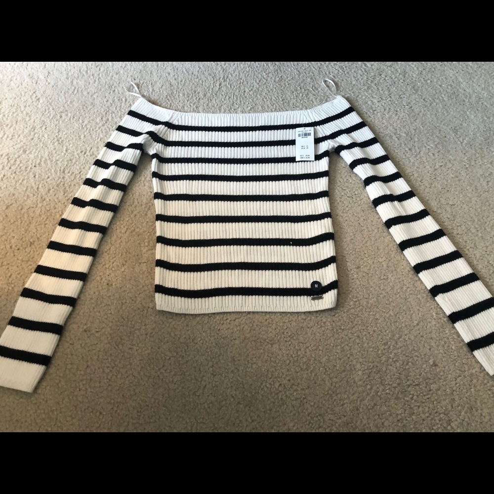 Hollister Off the Shoulder Long Sleeve